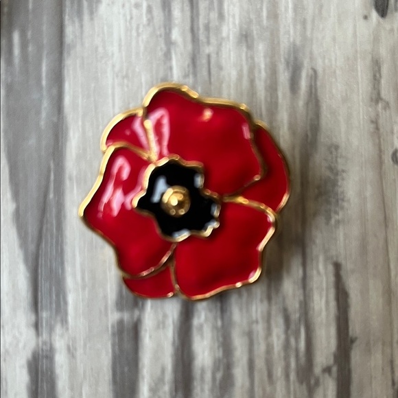 Escada Vintage red enamel poppy clip-on earrings - Picture 2 of 9